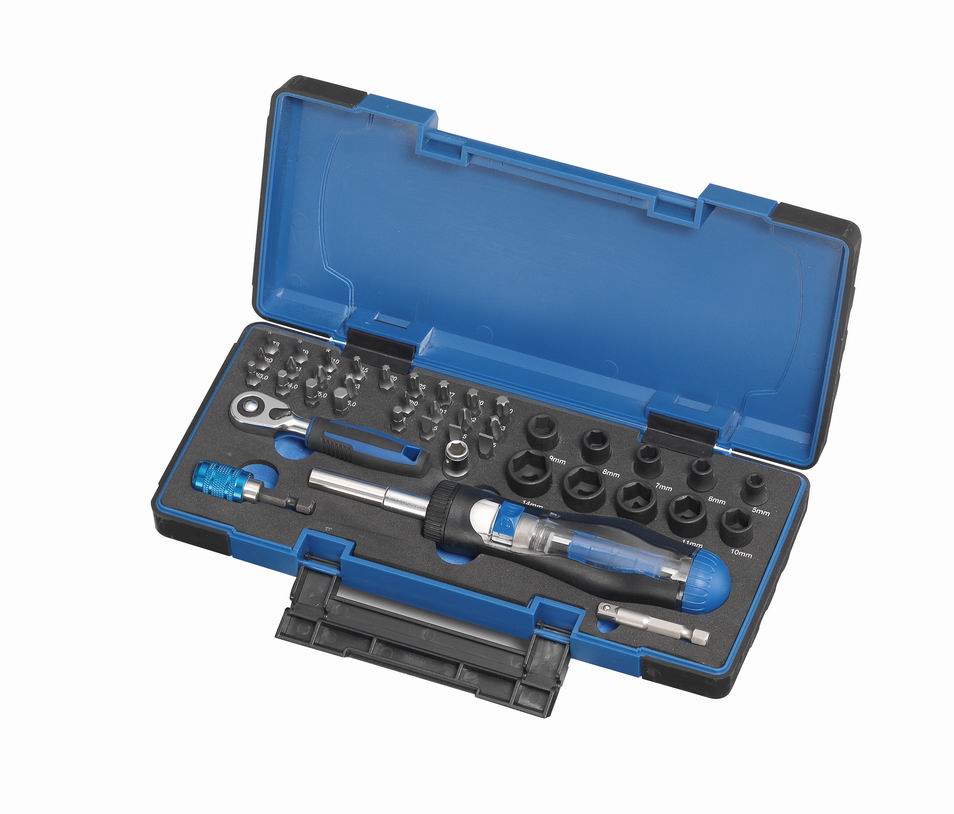 40PCS BIT & SOCKET SET 